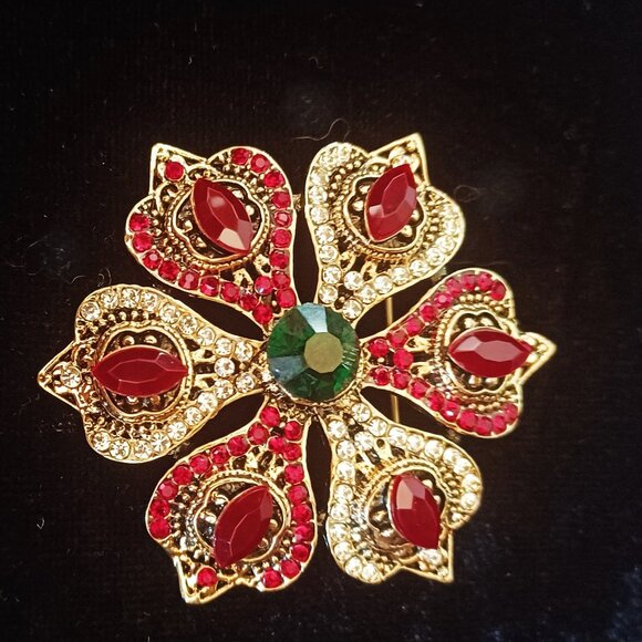 Another Lovely Rhinestone Brooch/Pendant - Picture 1 of 4